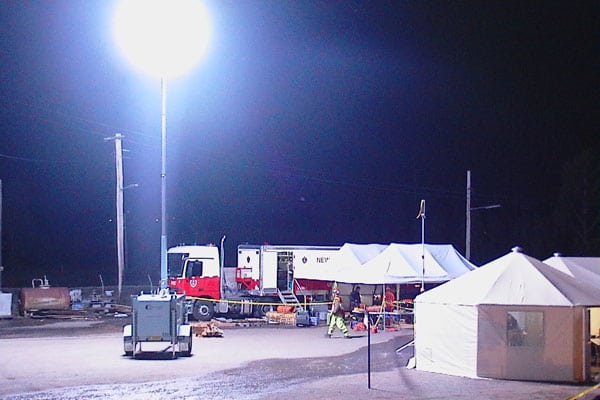 Máy phát điện di động gắn đèn pha